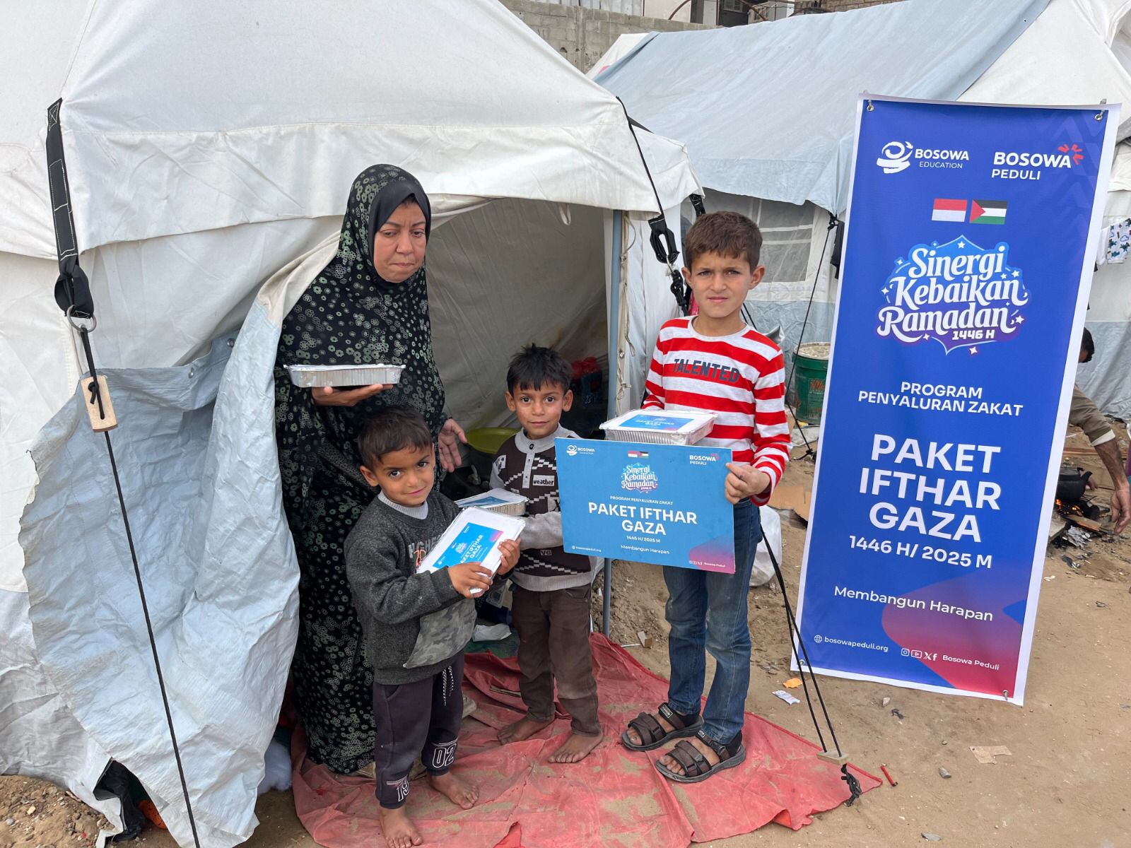 Iftar Bosowa Peduli tersalurkan di Gaza Palestina.