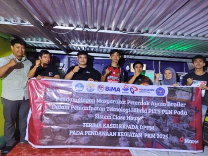 Tim dosen dan mahasiswa Politeknik Bosowa bersama Politeknik Negeri Pertanian Pangkajene Kepulauan berhasil mengembangkan sistem Hybrid Pembangkit Listrik Tenaga Surya (PLTS) dan PLN yang dipadukan dengan teknologi Internet of Things (IoT) untuk mendukung kandang ayam modern (close house).