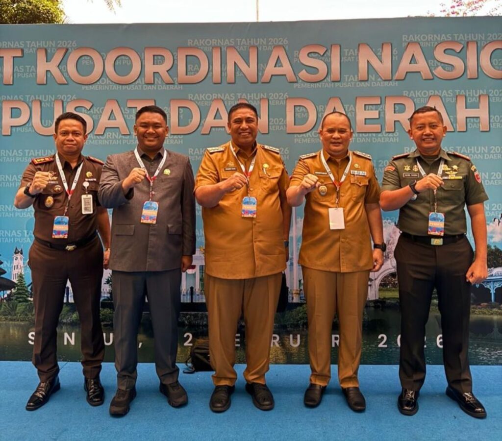 Foto Bupati Maros, Chaidir syam hadir bersama Wakil Bupati Maros Muetazim Mansyur, Ketua DPRD Maros Muh Gemilang Pagessa, Kapolres Maros AKBP Douglas Mahendrajaya, Kepala Kejaksaan Negeri Maros Febriyan, serta Komandan Kodim 1422/Maros Letkol Arm Agung Yuhono.